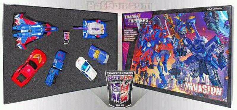 Botcon 2012 Transformers Exclusives Boxset Packaging and Pin Image